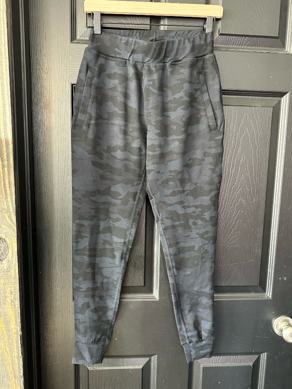 Alphalete Black Camo Joggers Leggings Size Small NWOT High Waisted